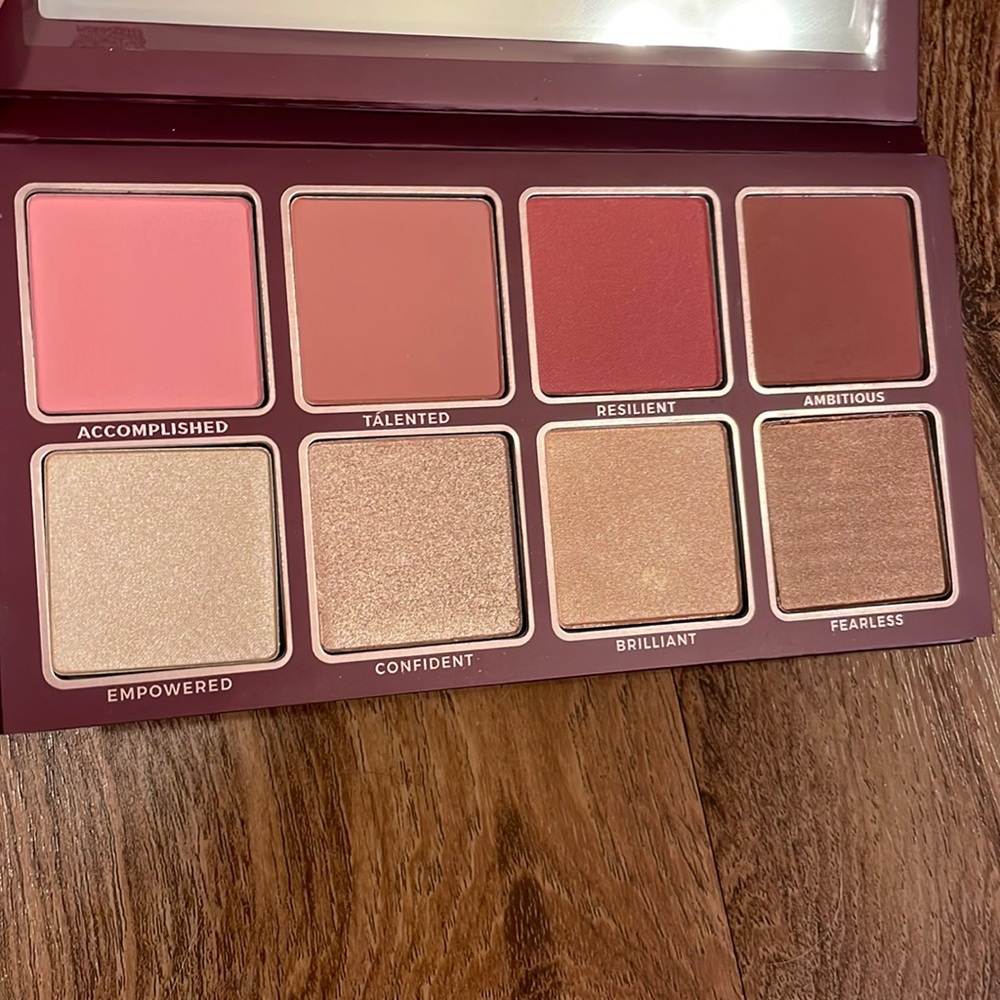 Blinc make up glow getter palette